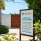 White Villas - Romantic Getaway - Oceanside Large Modern Studio with Pool, 500ft from Long Bay Beach