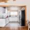 3BR Rebecca Lakehouse with Fireplace Wifi and Dock - Oxtongue Lake