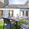 Stunning Home In Saint-Vaast-La-Hougue - 圣瓦斯特拉乌格