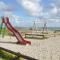 Stunning Home In Saint-Vaast-La-Hougue - 圣瓦斯特拉乌格