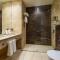 Sulaf Luxury Hotel