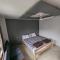 Swanky Sojourns Home Stay With 1T AC Bedroom - Колхапур