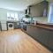3-Bed, Sleeps 6, 3 Bath, Parking, WiFi - 华顿