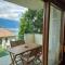 Apartment with garden and terrace beautiful lake view