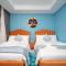 64th floor rooftop pool offering amazing Burj Khalifa views, 2BR apartment in Paramount Hotel Midtown - دبي