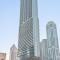 64th floor rooftop pool offering amazing Burj Khalifa views, 2BR apartment in Paramount Hotel Midtown - دبي