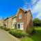 Newts Place Cottage - Part of the The Bay Filey Holiday Village with pool, gym and direct beach access, pub, restaurant, tennis and meadows walks