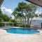 Charming Beach House w/Private Pool Paradise~WALK TO BEACH - ديرفيلد بيتش