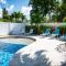 Charming Beach House w/Private Pool Paradise~WALK TO BEACH - ديرفيلد بيتش