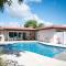 Charming Beach House w/Private Pool Paradise~WALK TO BEACH - ديرفيلد بيتش