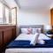 Serene 5 BDRM Villa with Pool - Toukley