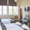 The Palm Suite