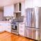 Serene 2BR Retreat Great Views Private Hot Tub