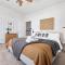 Noble Nest 5 Min to Downtown and U of A - فايتيفيل