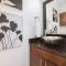 Noble Nest 5 Min to Downtown and U of A - فايتيفيل