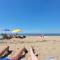 M2M Studio magnifique vue mer - avec balcon - les pieds dans l eau!