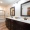 3BR Walk-In Near Silver Dollar City - Game Room - Pool - FREE TICKETS INCLUDED - RR93A