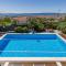 Private Resort Villa, Salt Pool, Cinema & Sea View