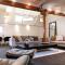 True New York style Newmarket Loft Apartment