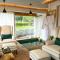 Stone Hedge Hotel