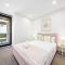 Stunning 2 Bedroom Apt at Waterloo