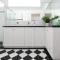 Spacious Cottage Charm Near the CBD
