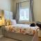 Overleigh Cottage, with optional Hot Tub hire