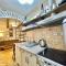 Old town house with private garden - Budua