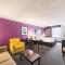 La Quinta Inn & Suites by Wyndham San Antonio Downtown