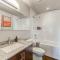 Luxury 2BR Condo - Downtown City Views