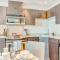 Luxury 2BR Condo - King Bed - Stunning City Views