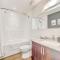 Luxury 2BR Condo - King Bed - Stunning City Views