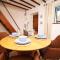 Little Gem in the Mumbles! Fishermans Cottage with Log Burner, Dog friendly and Welcome Breakfast Hamper! - The Mumbles