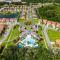 Stunning 9BR Home - Family Resort with Private Pool, Hot Tub, Games room and BBQ!