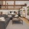 Modern luxury mountain house - فريزر