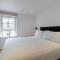 PREMIER SUITES Edinburgh Fountain Court