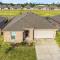 Spacious & Comfy KING Bed with Garage in Lake Charles - ليك تشارلز