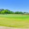 Spacious Springfield Home with Golf Course View! - Springfield
