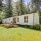 Glacier Home with Deck - 18 Mi to Mt Baker Ski Area!