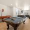 Pine Meadow - Game Room with pool table, foosball & shuffleboard! - بيغ بير لاكي