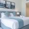 Vogue Al Wasl 1 Residence West 13th Floor with Large Balcony for view of Sheikh Zaid Road and One Za'abeel Tower and Burj Khalifa, Walkable to Metro with Easy Access to Sheikh Zayed Road & Dubai World Trade Centre - Dubaj