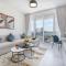 Vogue Al Wasl 1 Residence West 13th Floor with Large Balcony for view of Sheikh Zaid Road and One Za'abeel Tower and Burj Khalifa, Walkable to Metro with Easy Access to Sheikh Zayed Road & Dubai World Trade Centre - Dubaj