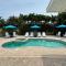 Relax Poolside & Walk or Bike to the Beach From This Amazing Naples Pool Home! - نيبلس