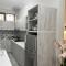 Newly Renovated Studio Apartment with Rooftop Pool, Few Steps to the Beach - Flic-en-Flac