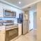 Beach House Condominiums C302 - Beachfront with Pool, WiFi, & Beach Service - ديستين