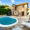 Romantic Stone House with a pool - Zmijavci