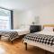 Ideal Group Stay in Charming Le Plateau Near Metro