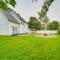 1 Block to Bridge Street Lake Erie Vacation Home!