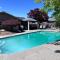 East Wenatchee Oasis 4BR, Pool, Hot Tub, Loop Trail - East Wenatchee