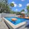The Mary Ann 3BR Beach House, Private Pool - تيبي أيلاند